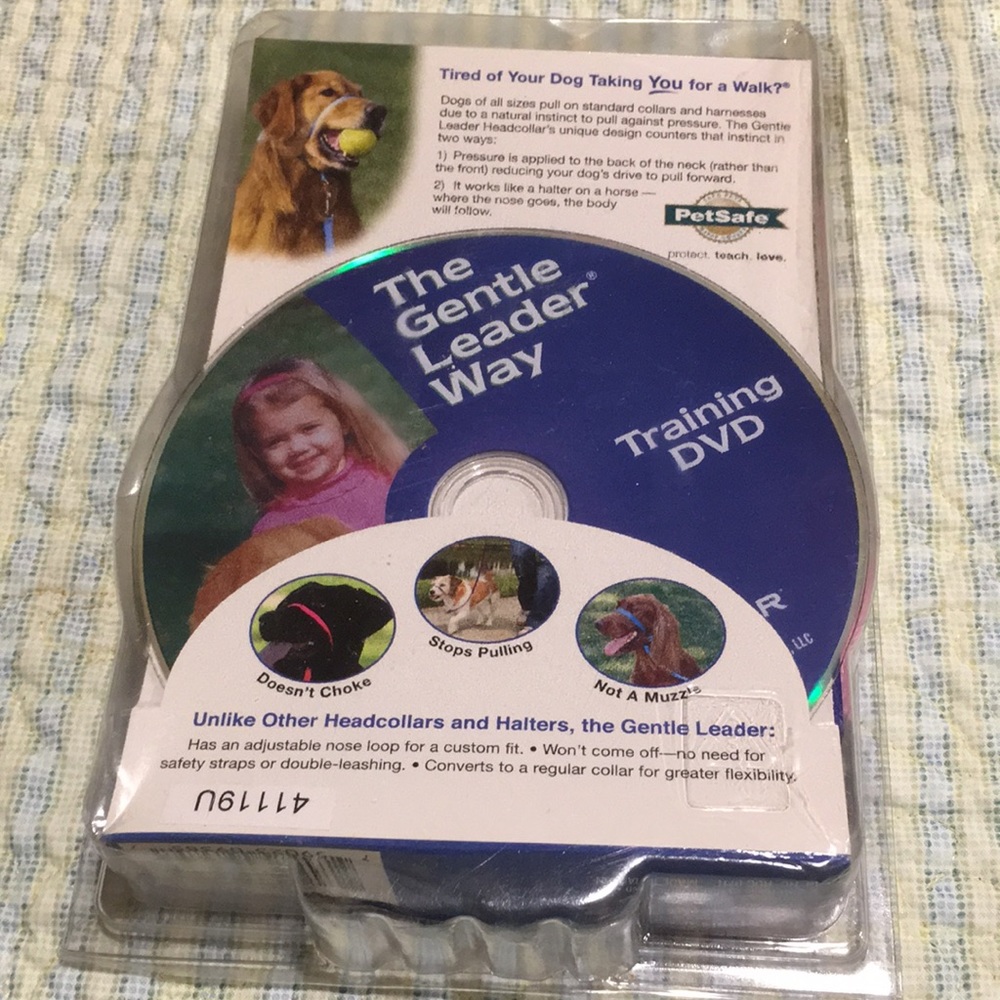 Gentle Leader Dog Headcollar  NEW Includes CD Not a Muzzle Pink Sz Small 0-25lbs - Picture 6 of 7